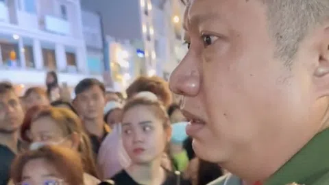 Phố đi bộ Nguyễn Huệ: Cảm đám đông im lặng sau câu nói đanh thép mà đầy cảm động của anh công an.